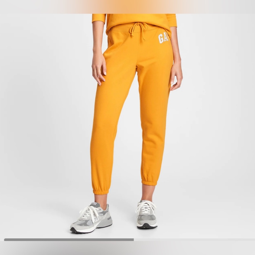 GAP Sweatpants New without tags